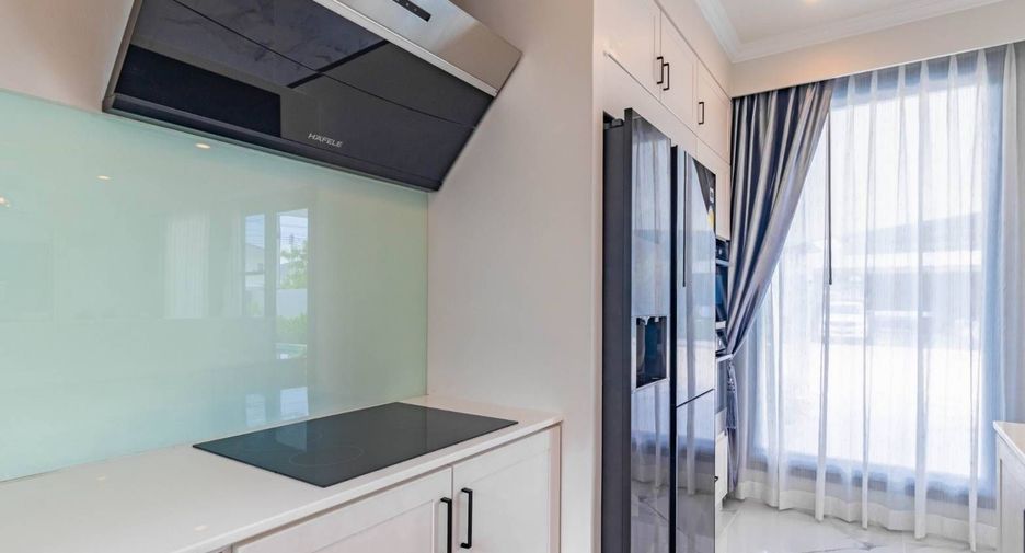 À vendre et à louer 4 chambres villa à Mueang Phuket, Phuket