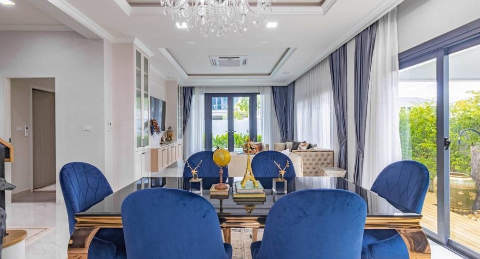 À vendre et à louer 4 chambres villa à Mueang Phuket, Phuket