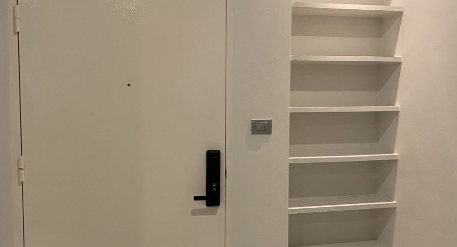 For rent 3 bedrooms condo in Bang Kapi, Bangkok