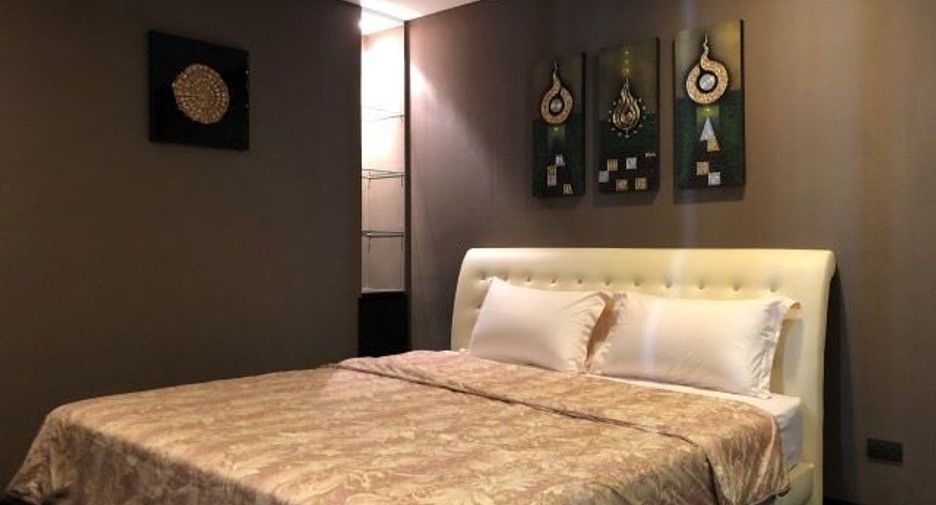 For rent 2 bedrooms condo in Khlong Toei, Bangkok
