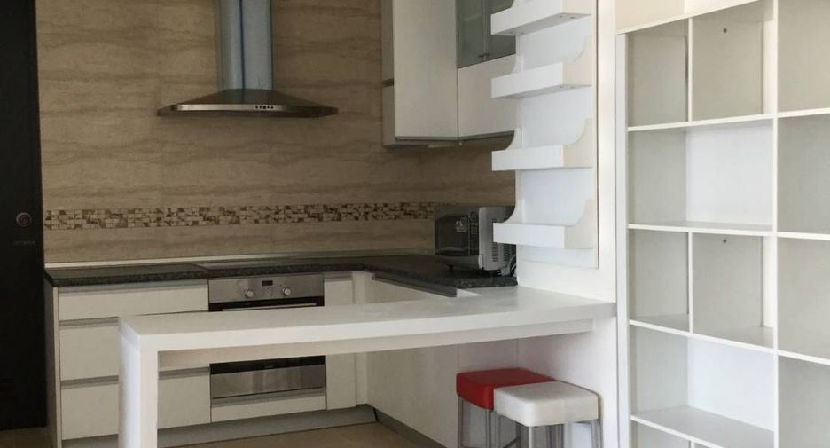 For sale and for rent 3 bedrooms condo in Khlong Toei, Bangkok