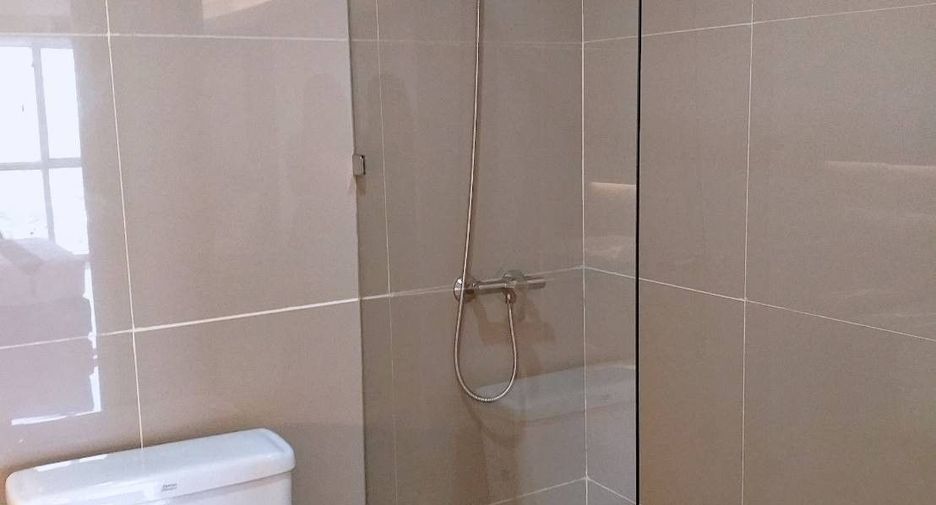 Condo en alquiler de 2 habitaciones en Khlong Toei, Bangkok