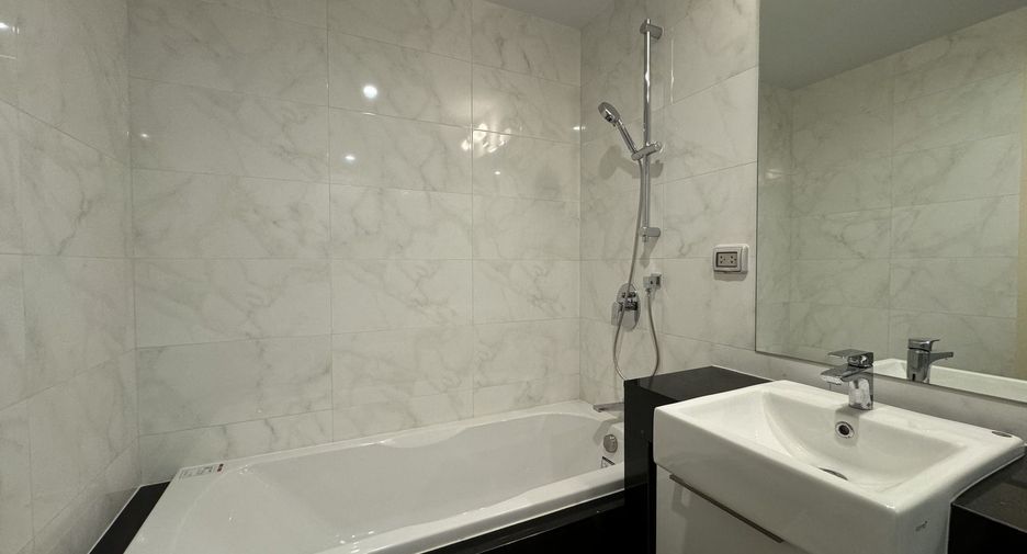 For sale and for rent 4 bedrooms condo in Yan Nawa, Bangkok