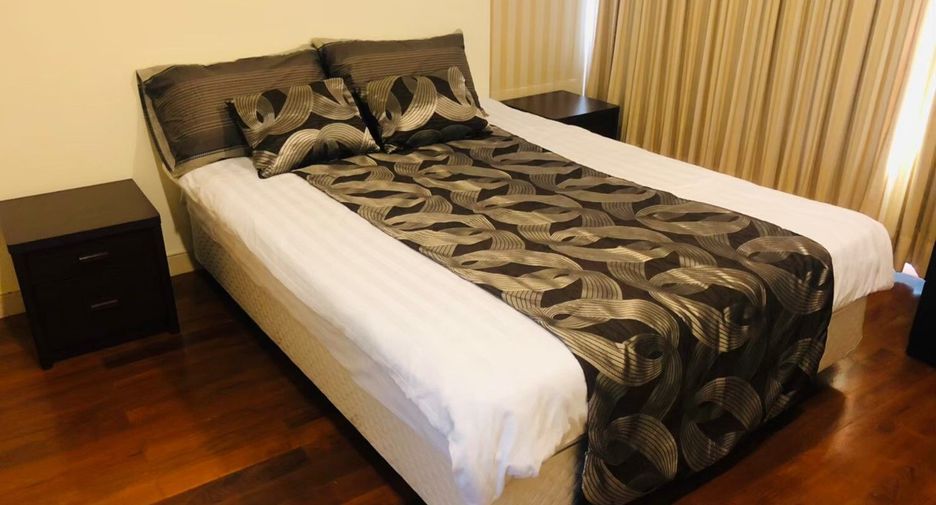 For rent 2 bedrooms condo in Watthana, Bangkok