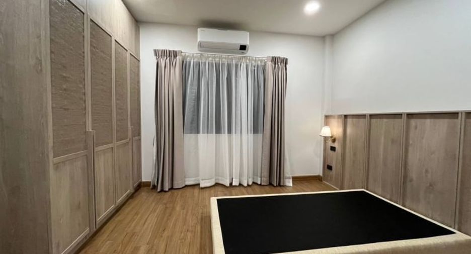 For rent 4 bedrooms house in Bang Phli, Samut Prakan