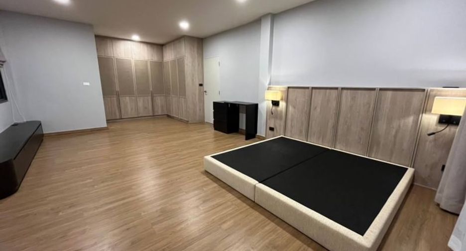 For rent 4 bedrooms house in Bang Phli, Samut Prakan
