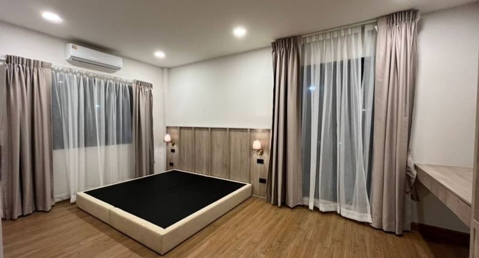 For rent 4 bedrooms house in Bang Phli, Samut Prakan