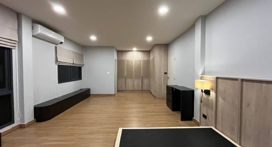 For rent 4 bedrooms house in Bang Phli, Samut Prakan