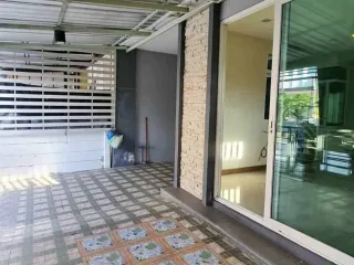 For rent 4 bedrooms townhouse in Nong Khaem, Bangkok