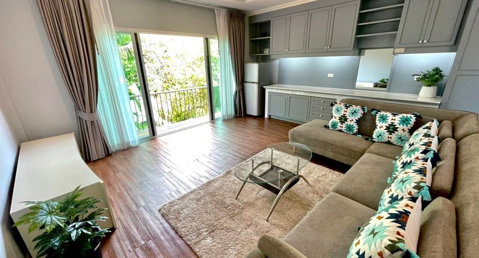 À louer 5 chambres villa à Mueang Phuket, Phuket