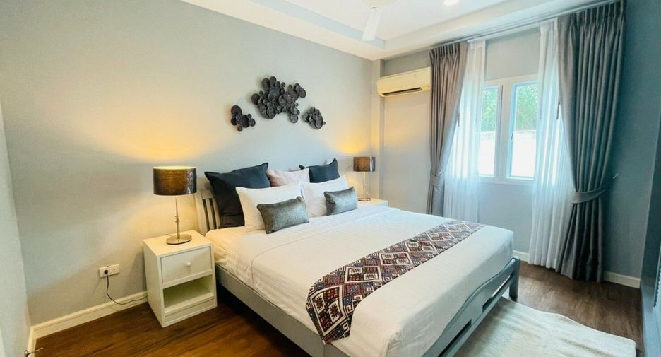 À louer 5 chambres villa à Mueang Phuket, Phuket