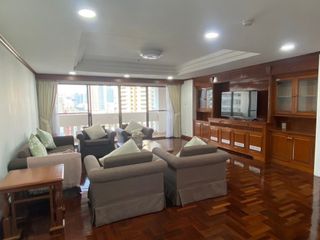 Apartamento en alquiler de 3 habitaciones en Watthana, Bangkok