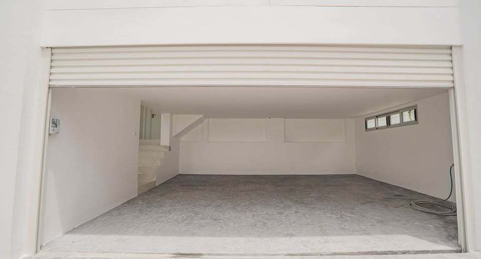 À vendre et à louer 5 chambres villa à Mueang Phuket, Phuket
