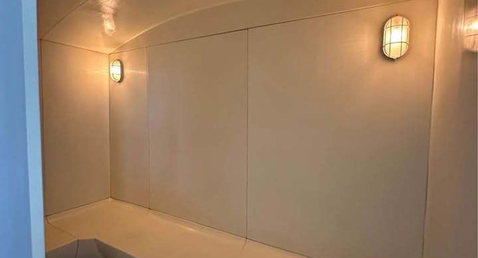 For sale 1 Beds condo in Huai Khwang, Bangkok