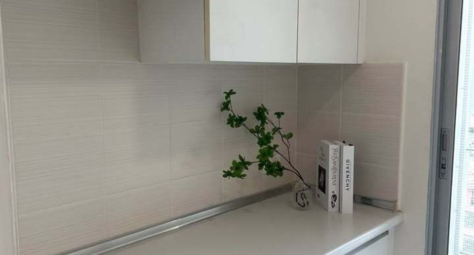 For sale 1 Beds condo in Huai Khwang, Bangkok