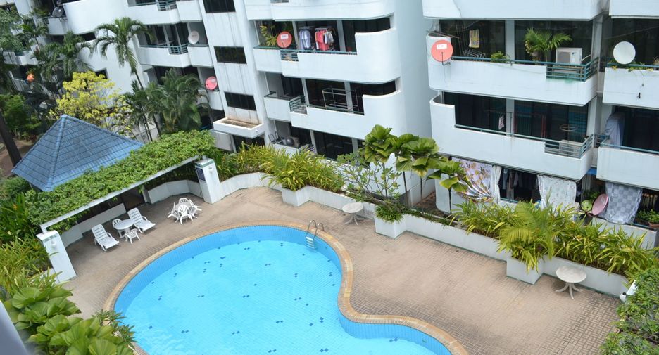 For sale 2 bedrooms condo in Phra Khanong, Bangkok