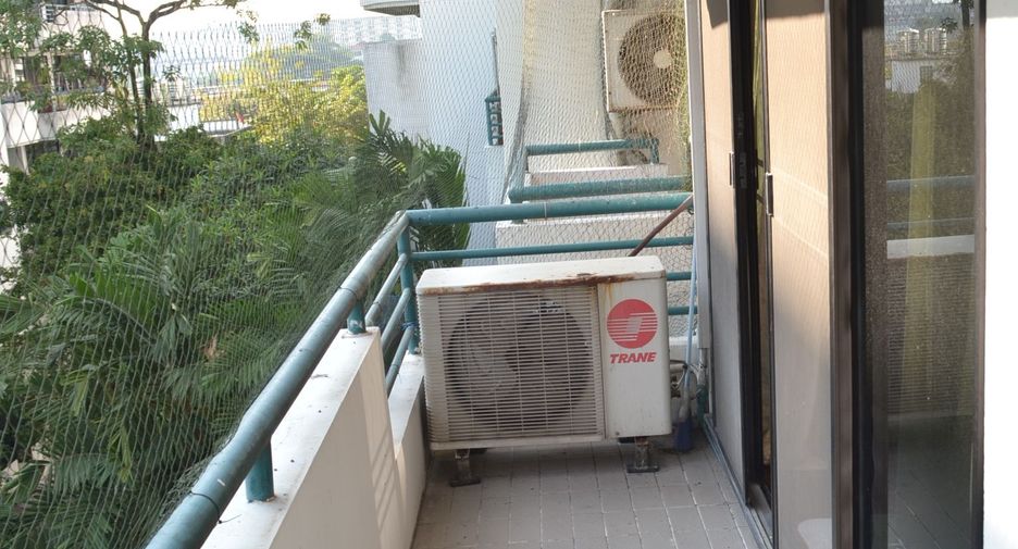 For sale 2 bedrooms condo in Phra Khanong, Bangkok