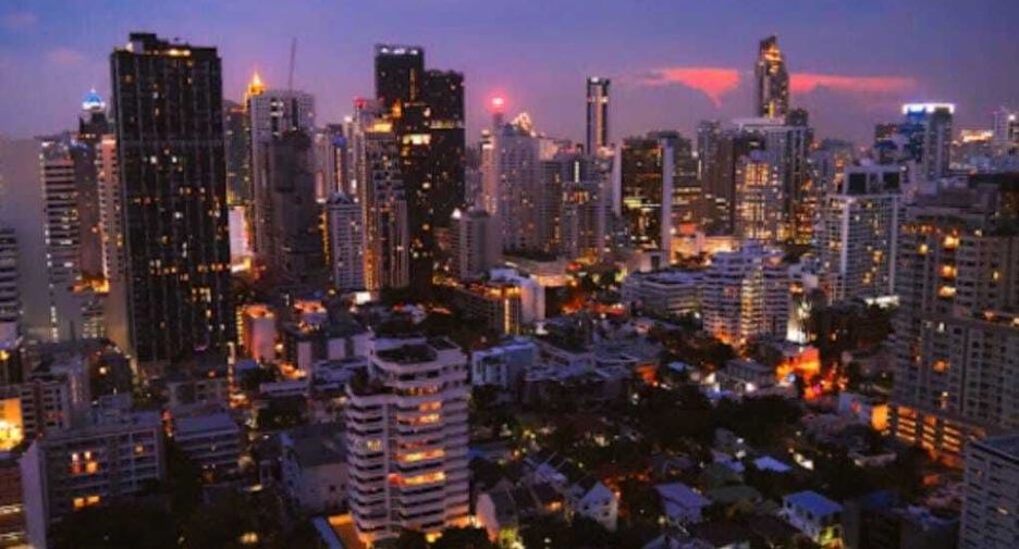 For rent 3 bedrooms condo in Watthana, Bangkok