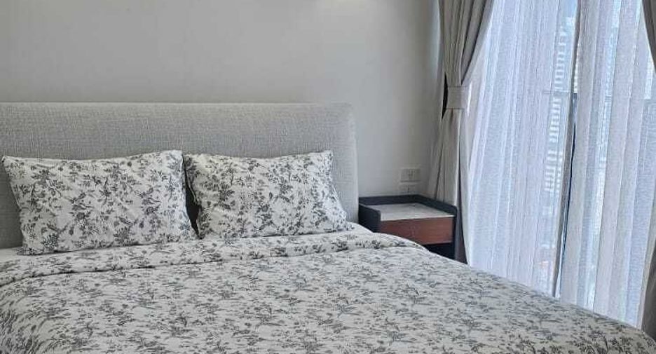 For rent 3 bedrooms condo in Watthana, Bangkok