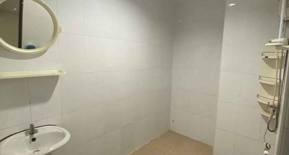 For sale 6 bedrooms retail Space in Mueang Phuket, Phuket