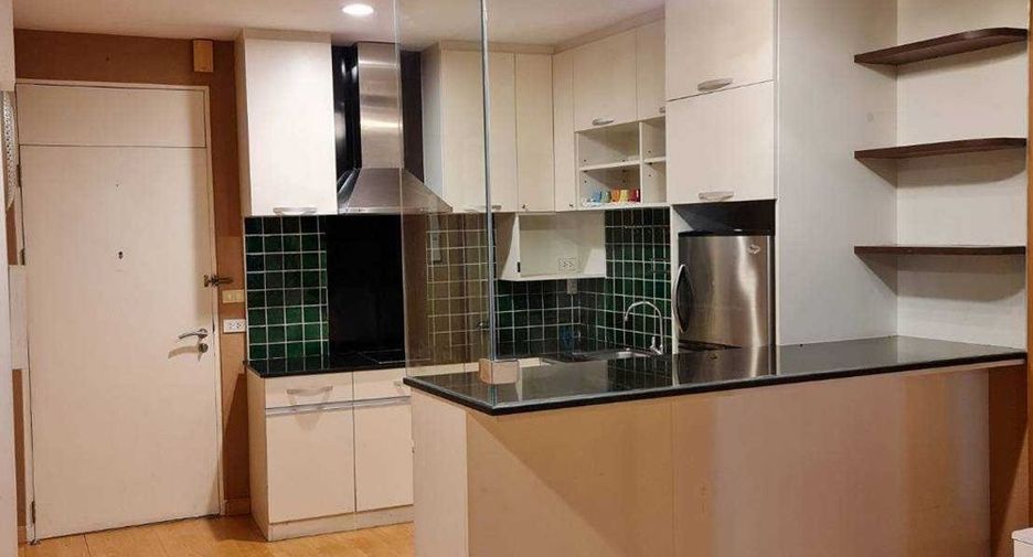 For rent 1 bed condo in Sathon, Bangkok