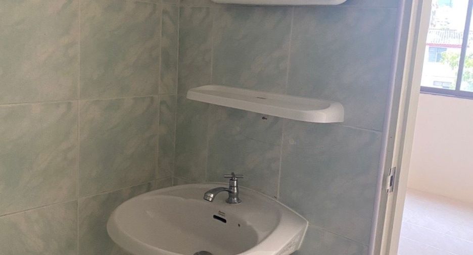 For sale 10 bedrooms house in Khlong Toei, Bangkok