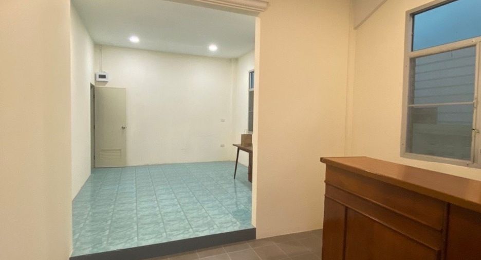 For sale 10 bedrooms house in Khlong Toei, Bangkok