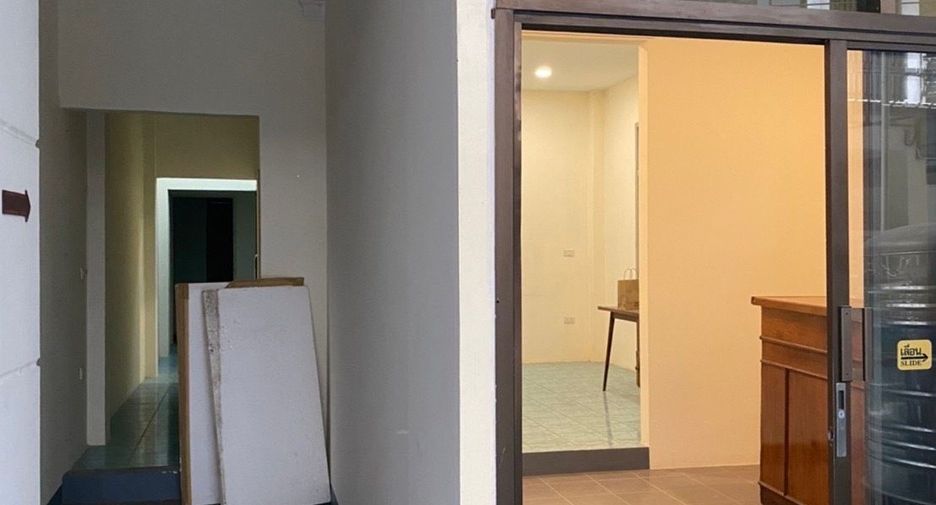 For sale 10 bedrooms house in Khlong Toei, Bangkok