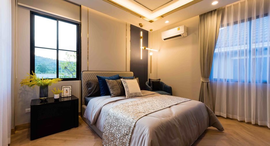 For sale 4 bedrooms house in Mueang Phuket, Phuket