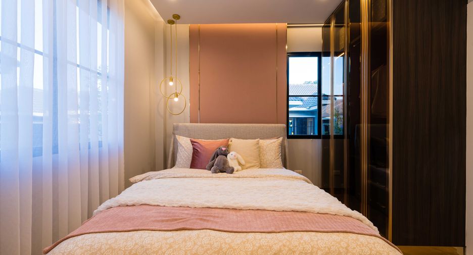 For sale 4 bedrooms house in Mueang Phuket, Phuket