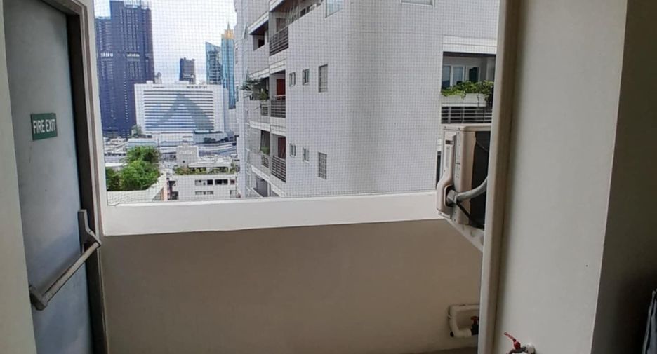 For rent 2 bedrooms condo in Khlong Toei, Bangkok