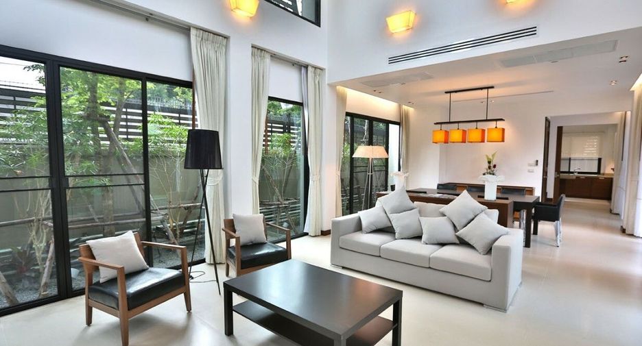 For rent 3 bedrooms house in Watthana, Bangkok