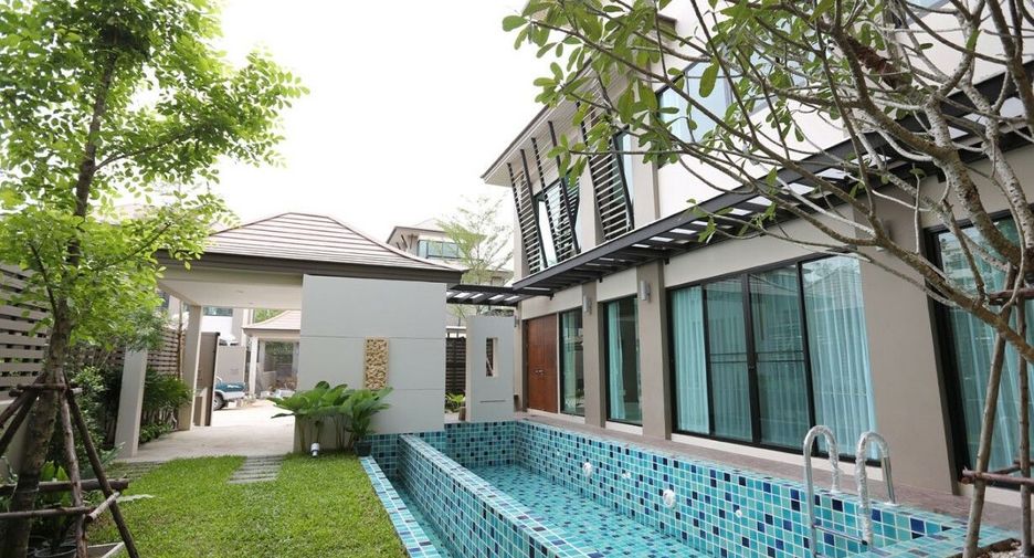 For rent 3 bedrooms house in Watthana, Bangkok