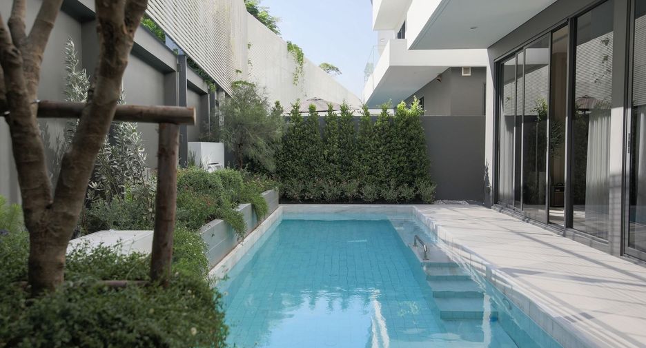 For rent 5 bedrooms villa in Prawet, Bangkok
