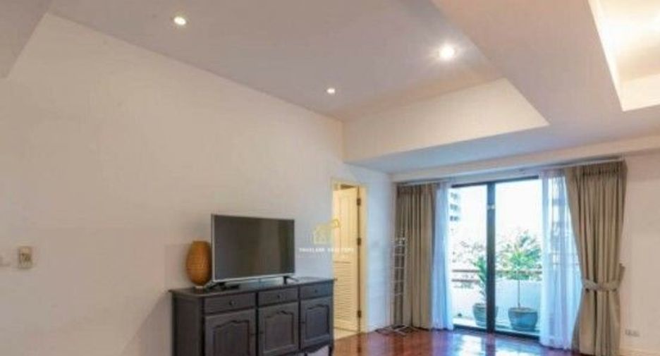 For rent 2 bedrooms condo in Pathum Wan, Bangkok