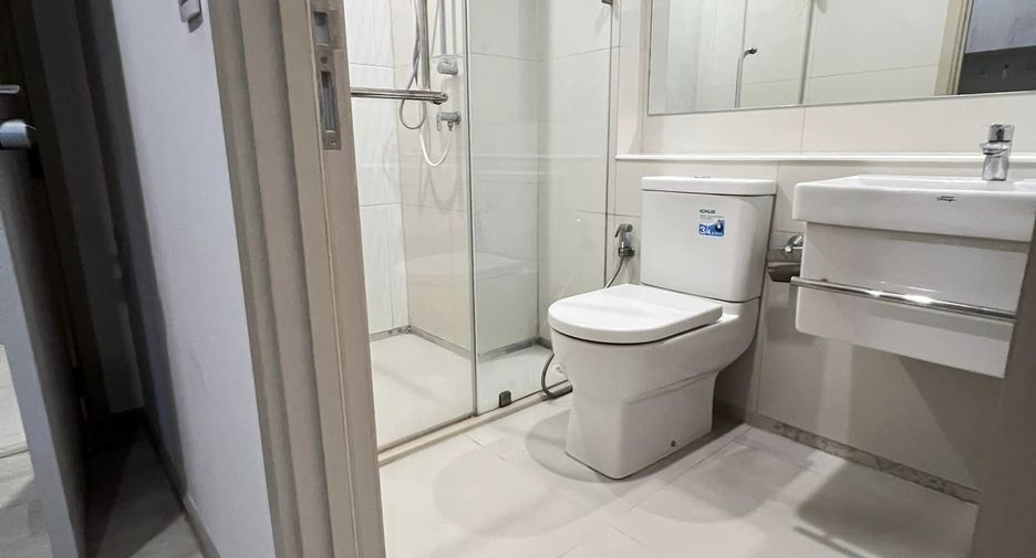 For rent studio condo in Pathum Wan, Bangkok