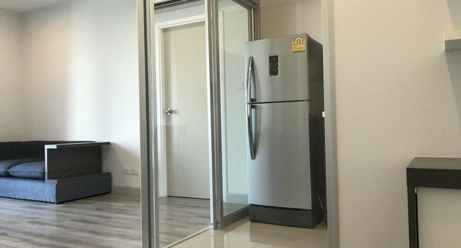 For rent 2 bedrooms condo in Sathon, Bangkok