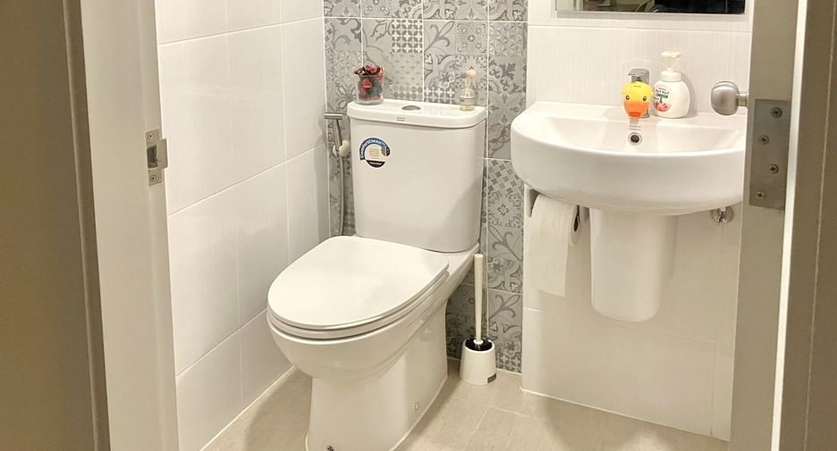 For sale studio condo in Khan Na Yao, Bangkok