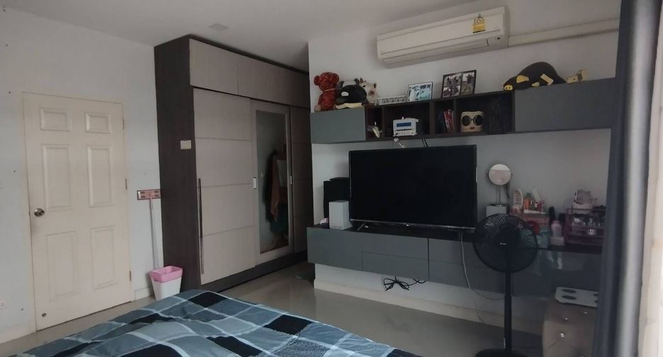 For sale 3 bedrooms townhouse in Bang Khae, Bangkok