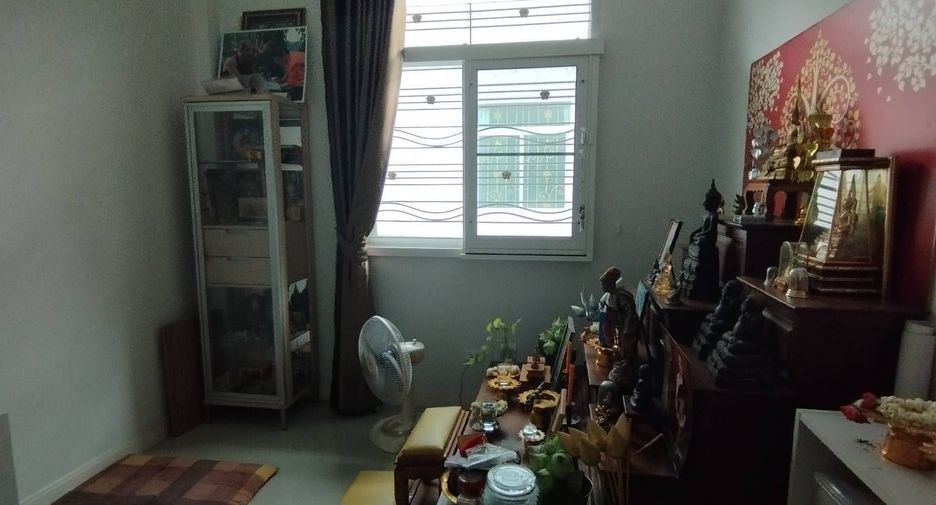 For sale 3 bedrooms townhouse in Bang Khae, Bangkok