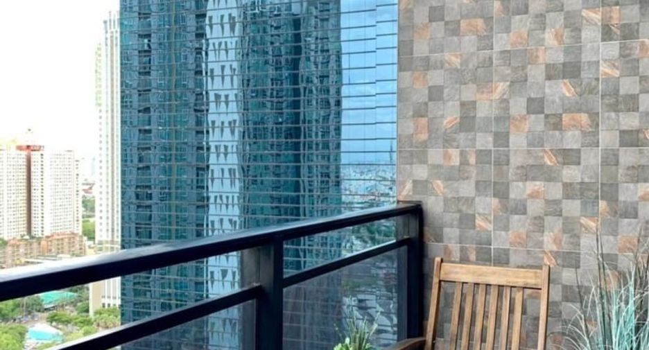 À vendre et à louer 3 chambres condo à Huai Khwang, Bangkok
