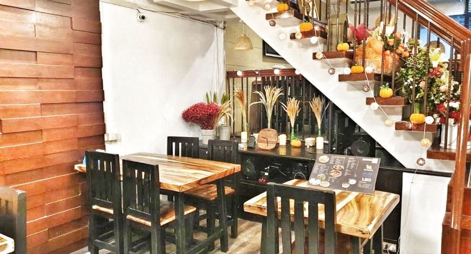 Gewerbefläche zur Miete mit 2 Zimmer in Watthana, Bangkok