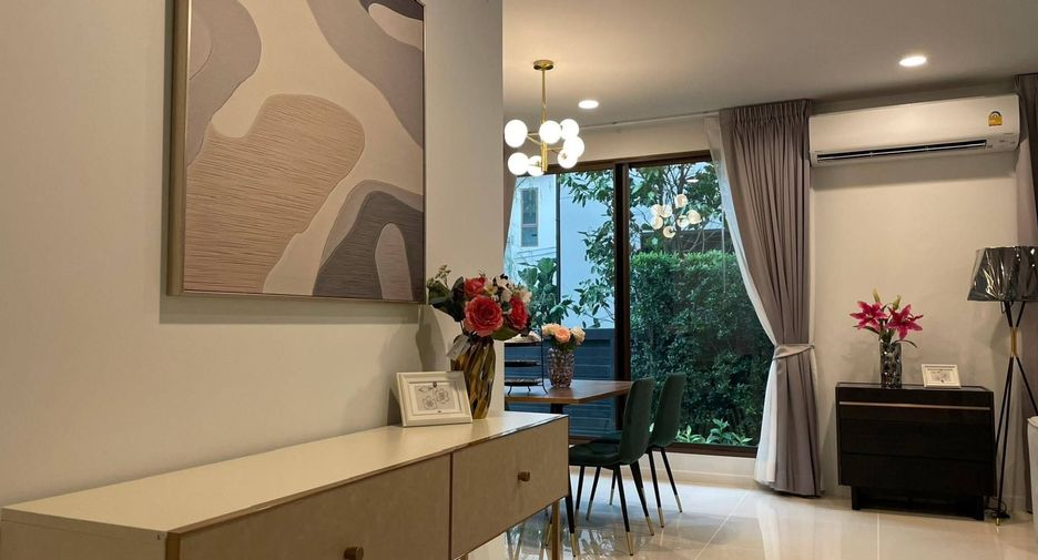 For rent 4 bedrooms house in Bang Kapi, Bangkok