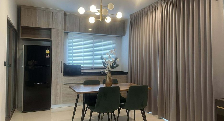 For rent 4 bedrooms house in Bang Kapi, Bangkok
