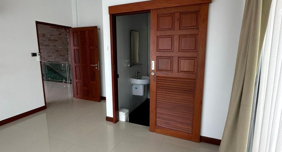 For sale 4 bedrooms house in Mueang Phuket, Phuket
