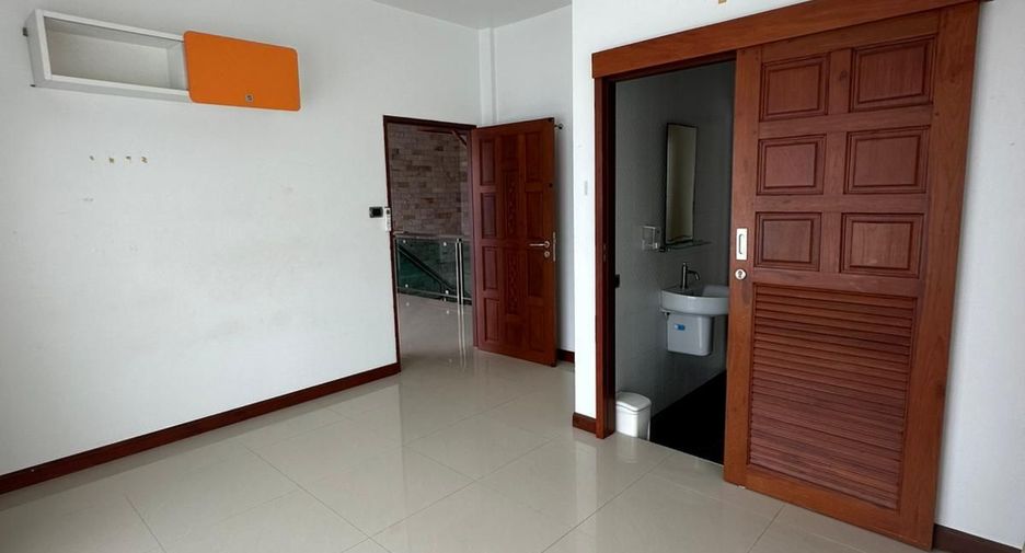 For sale 4 bedrooms house in Mueang Phuket, Phuket