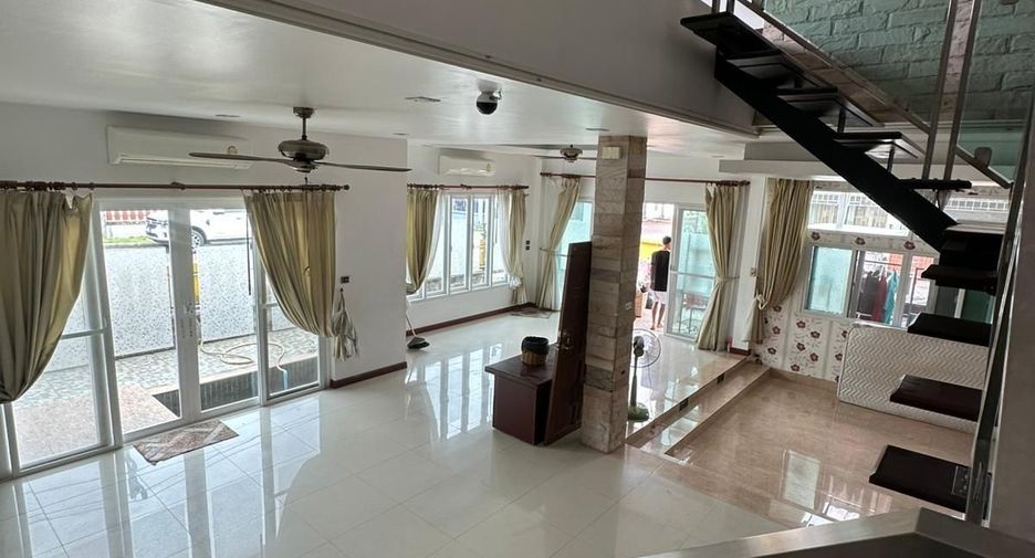 For sale 4 bedrooms house in Mueang Phuket, Phuket