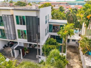 For rent 4 bedrooms villa in Mueang Phuket, Phuket