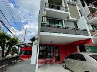 Büro zur Miete in Suan Luang, Bangkok