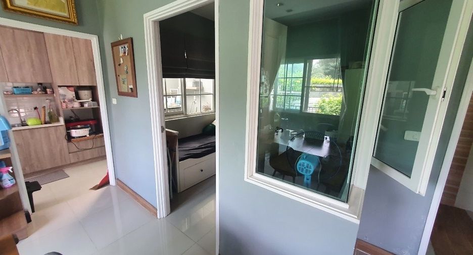 For sale 4 bedrooms townhouse in Prawet, Bangkok